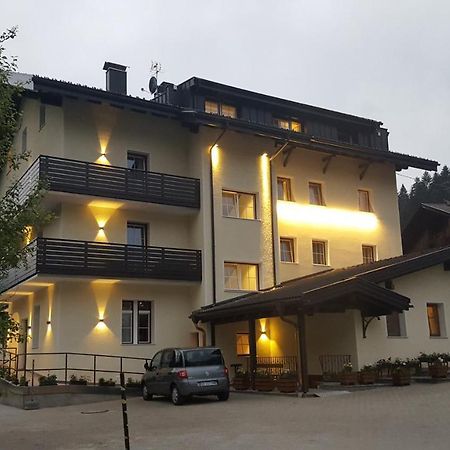 Casa Baldelli Hotel Dobbiaco Eksteriør billede